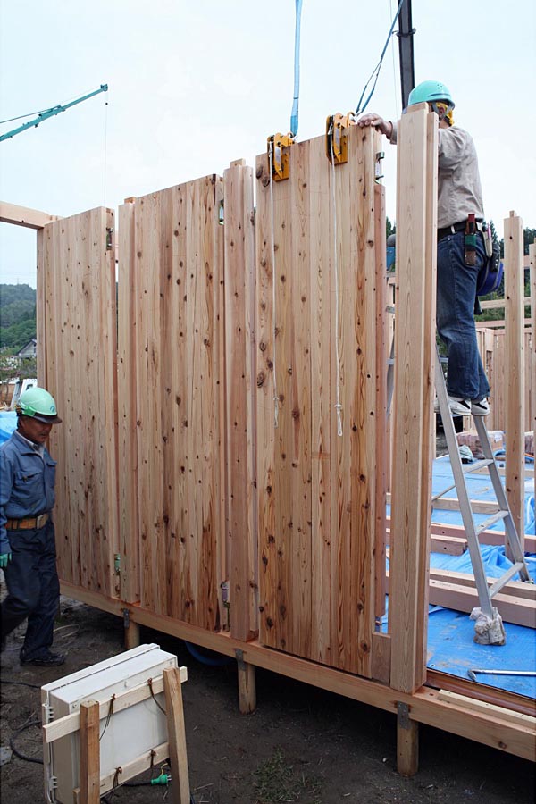 壁パネルの建て込み